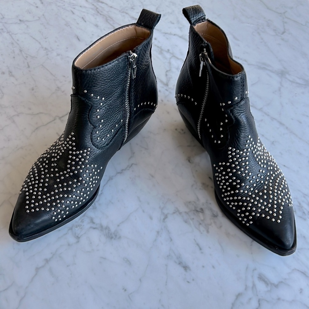 Dolce Vita studded bootie 6.5